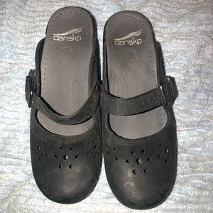 🖤 Black Dansko’s! 🖤